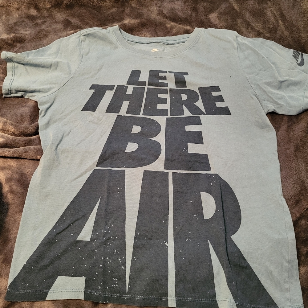 2-PIECE BUNDLE NIKE "THE NIKE TEE" SHORT SLEEVE BOY'S T-SHIRTS - Picture 2 of 8